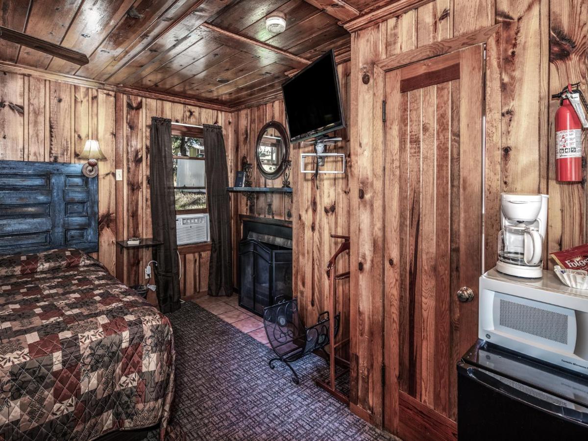 Apache Village 4, King Studio, Midtown, Sleeps 2 Ruidoso Esterno foto